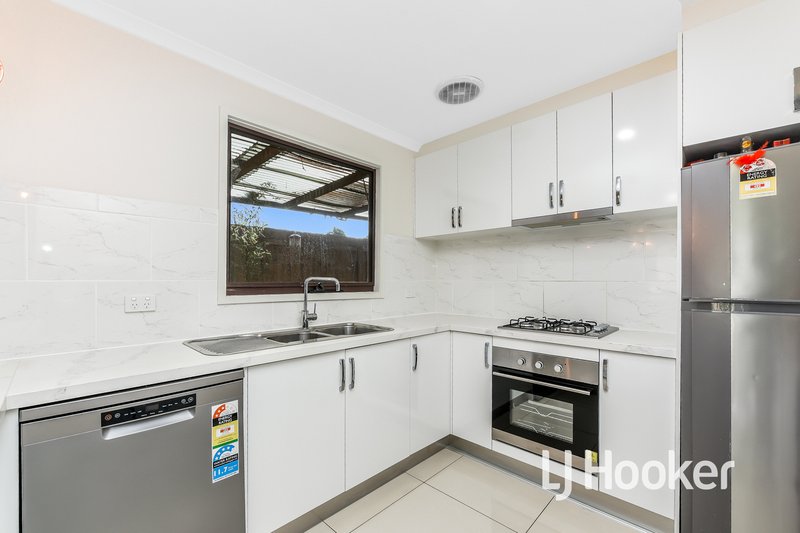 Photo - 55 Willow Drive, Hampton Park VIC 3976 - Image 5