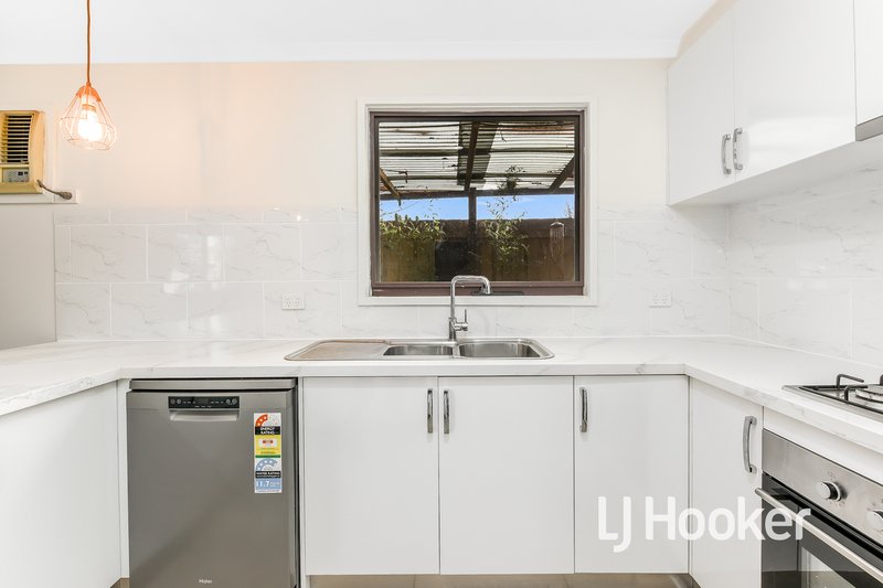 Photo - 55 Willow Drive, Hampton Park VIC 3976 - Image 7