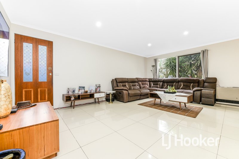 Photo - 55 Willow Drive, Hampton Park VIC 3976 - Image 8