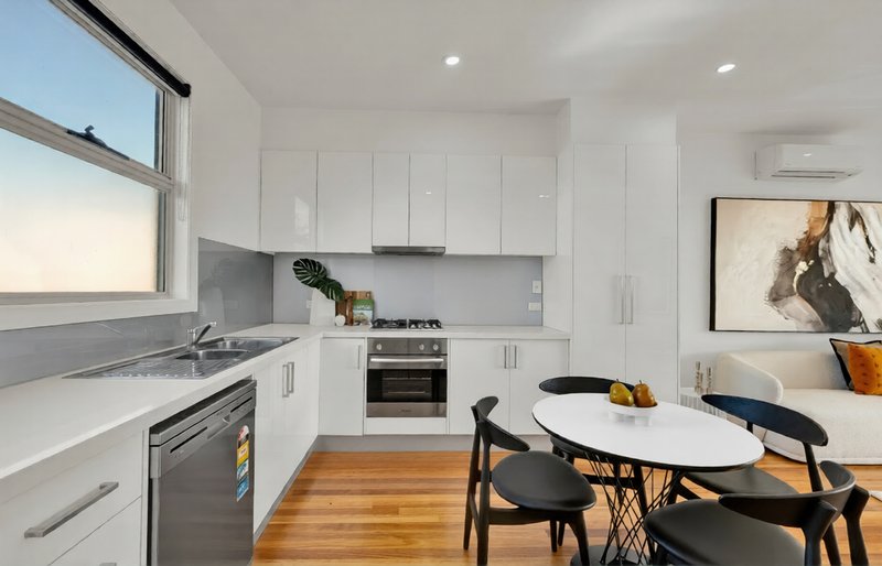 Photo - 5/5 Winifred Street, Essendon VIC 3040 - Image 6