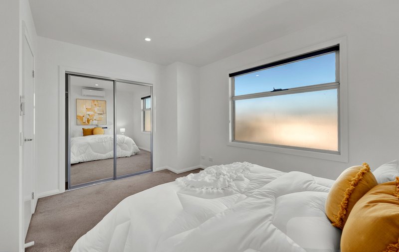 Photo - 5/5 Winifred Street, Essendon VIC 3040 - Image 9