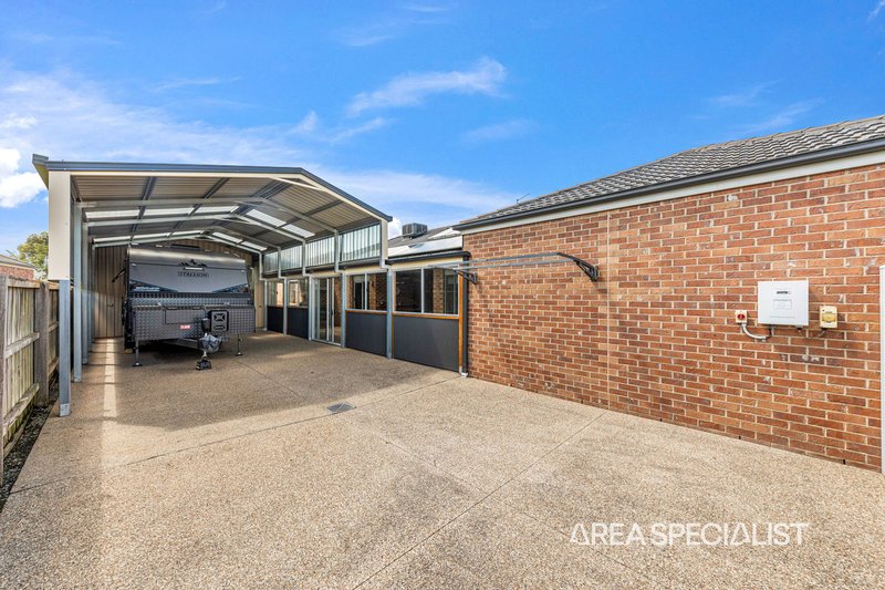 Photo - 55 Winneke Way, Pakenham VIC 3810 - Image 24