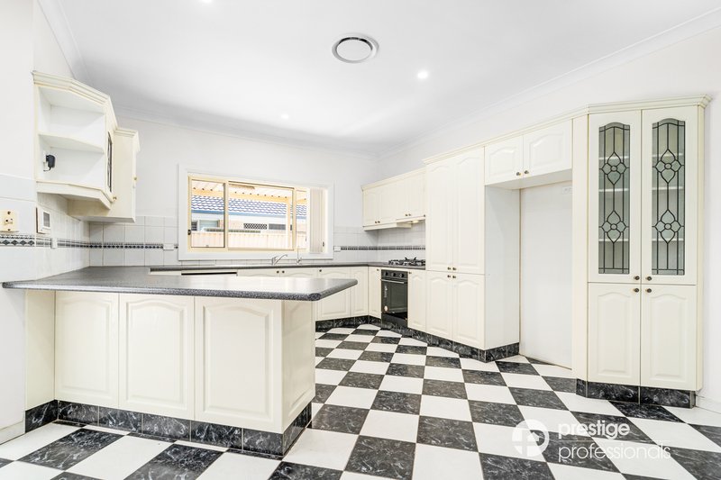 Photo - 55 Wombeyan Court, Wattle Grove NSW 2173 - Image 4