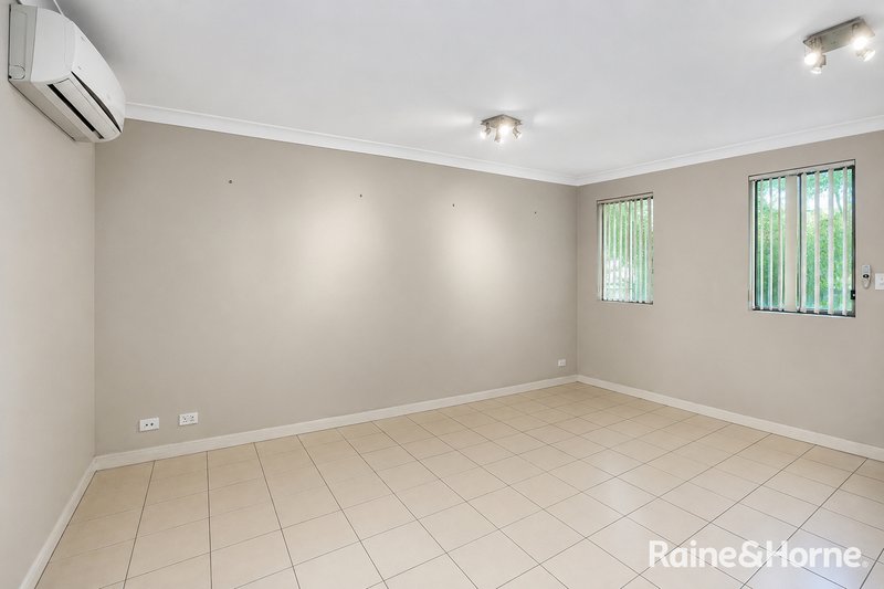 Photo - 5/50-52 Hassall Street, Parramatta NSW 2150 - Image 4