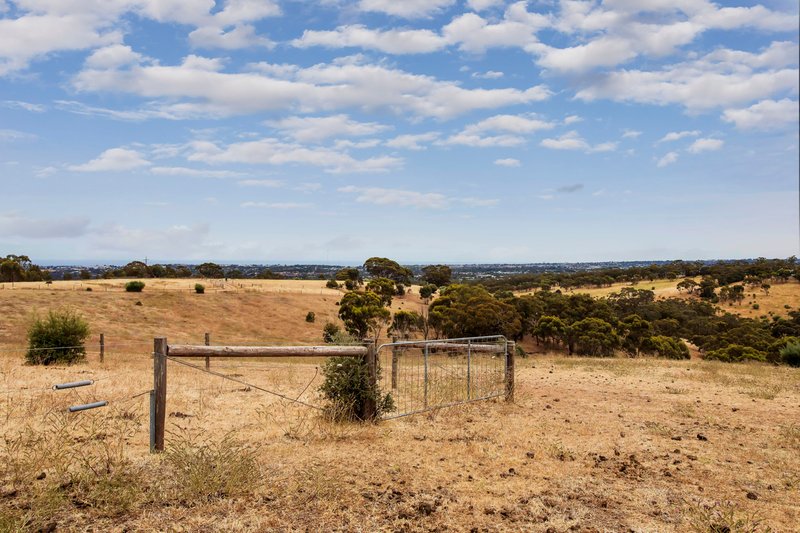 Photo - 550 Panalatinga Road, Onkaparinga Hills SA 5163 - Image 18