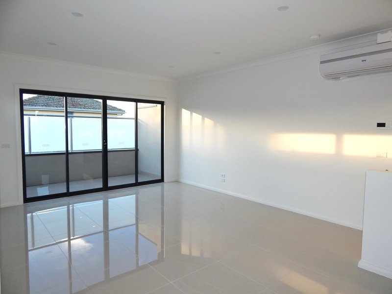 Photo - 5/51 Cheddar Road, Reservoir VIC 3073 - Image 2