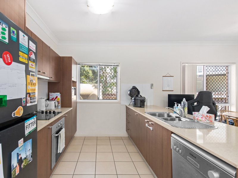 Photo - 5/51 Glasgow Street, Zillmere QLD 4034 - Image 2