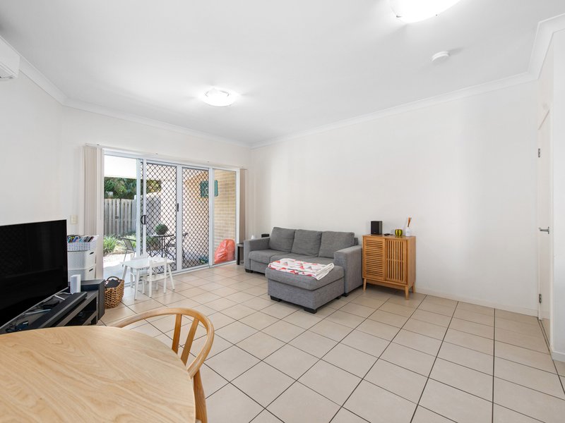 Photo - 5/51 Glasgow Street, Zillmere QLD 4034 - Image 4