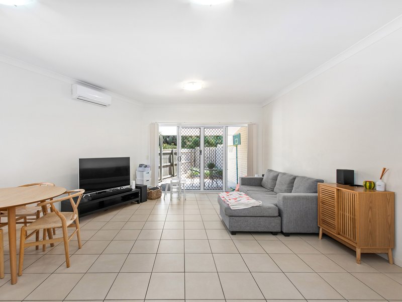 Photo - 5/51 Glasgow Street, Zillmere QLD 4034 - Image 5