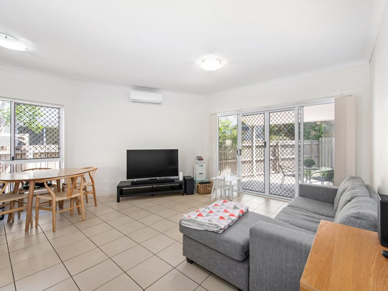 Photo - 5/51 Glasgow Street, Zillmere QLD 4034 - Image 6