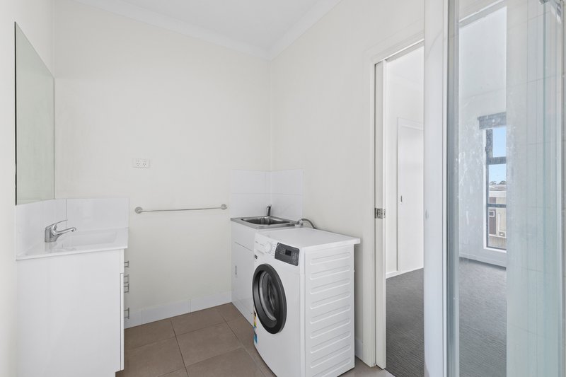 Photo - 55/1 Jarama Boulevard, Epping VIC 3076 - Image 6