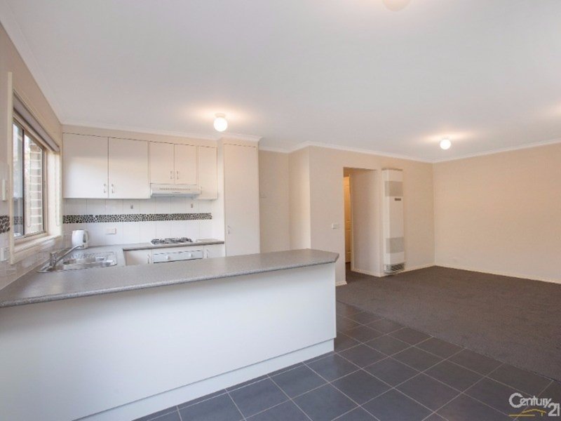 Photo - 5/51 Leigh Drive, Pakenham VIC 3810 - Image 4