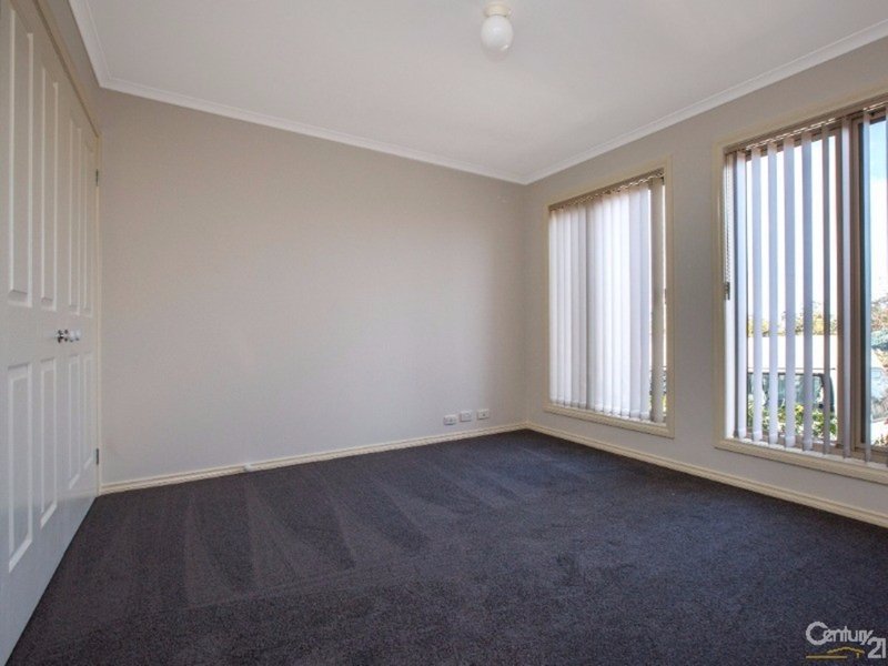 Photo - 5/51 Leigh Drive, Pakenham VIC 3810 - Image 6