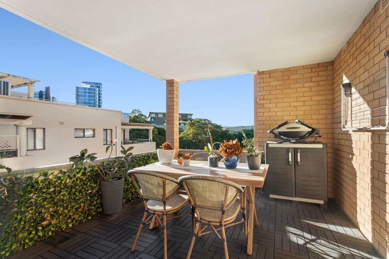 Photo - 5/51 Oaks Avenue, Dee Why NSW 2099 - Image 1