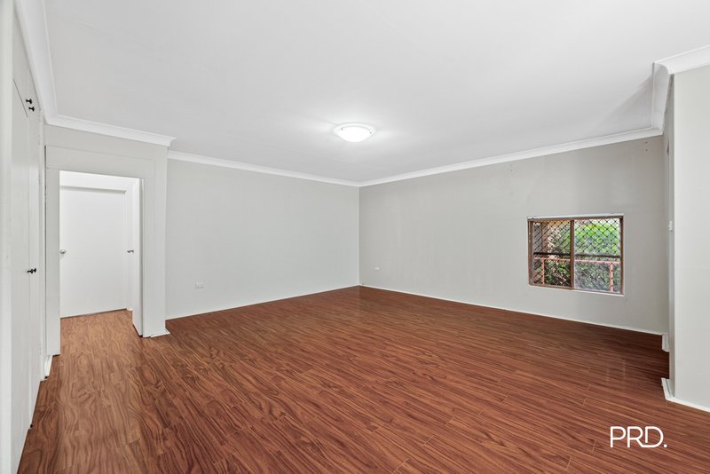 Photo - 5/52 Castlereagh Street, Penrith NSW 2750 - Image 3