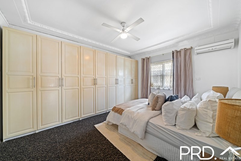 Photo - 552 Henry Lawson Drive, East Hills NSW 2213 - Image 9