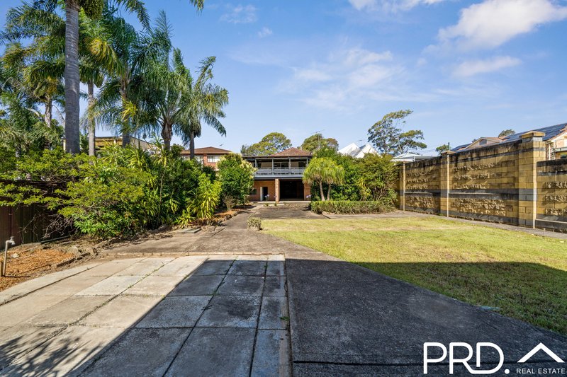 Photo - 552 Henry Lawson Drive, East Hills NSW 2213 - Image 14