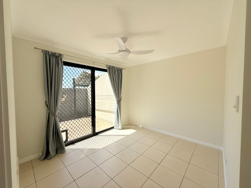 Photo - 5/52 Shell Street, Urangan QLD 4655 - Image 8