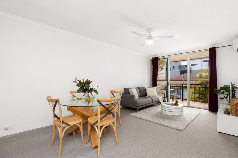 Photo - 5/53 Clarence Road, Indooroopilly QLD 4068 - Image 3