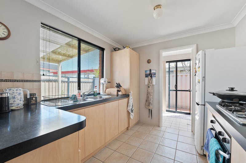 Photo - 5/53 Moreton Crescent, Warnbro WA 6169 - Image 10