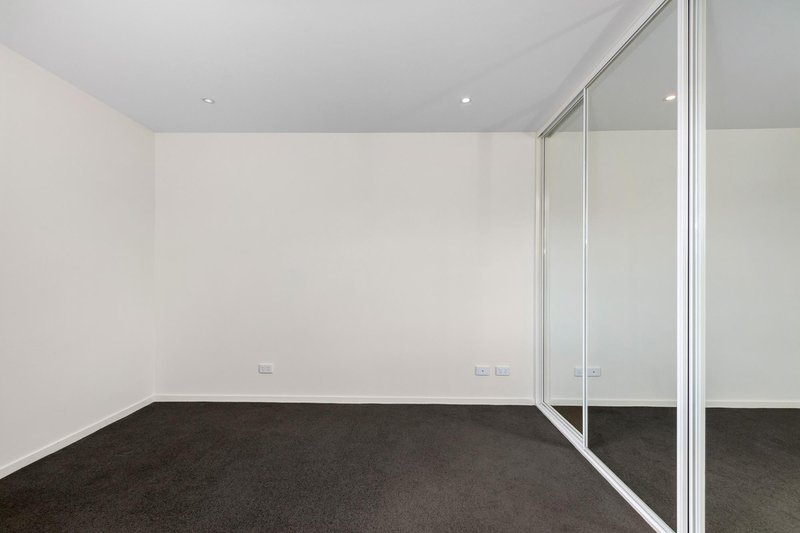 Photo - 5/54 Ernest Cavanagh Street, Gungahlin ACT 2912 - Image 7