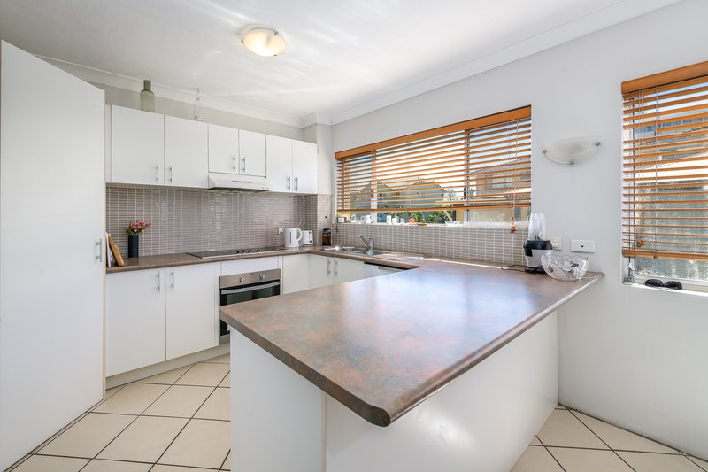 Photo - 5/542 Marine Parade, Biggera Waters QLD 4216 - Image 6