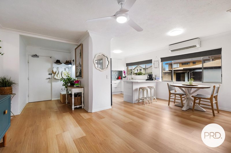 Photo - 5/542 Marine Parade, Biggera Waters QLD 4216 - Image 1