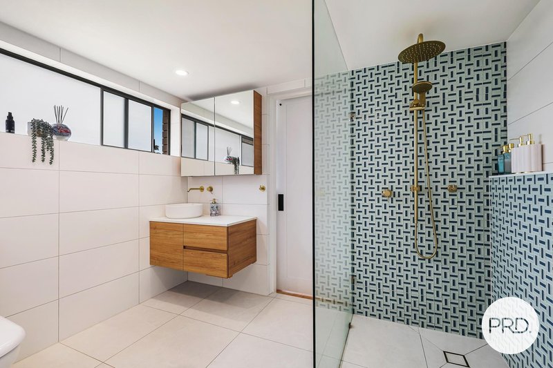 Photo - 5/542 Marine Parade, Biggera Waters QLD 4216 - Image 6