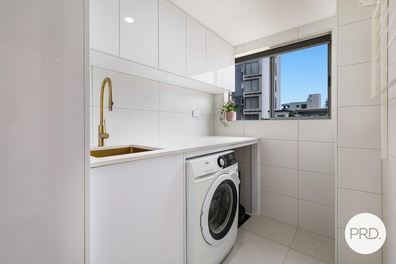 Photo - 5/542 Marine Parade, Biggera Waters QLD 4216 - Image 7