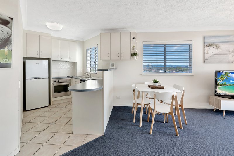 Photo - 55/484-488 Marine Parade, Biggera Waters QLD 4216 - Image 3