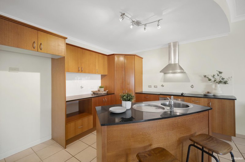 Photo - 5/56-58 Mitchell Street, North Ward QLD 4810 - Image