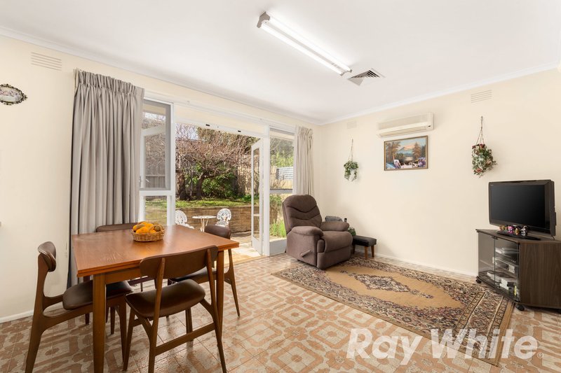 Photo - 556 Elgar Road, Box Hill North VIC 3129 - Image 5