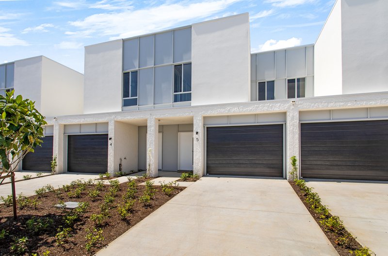 Photo - 5/57 Staten Street, North Lakes QLD 4509 - Image 1