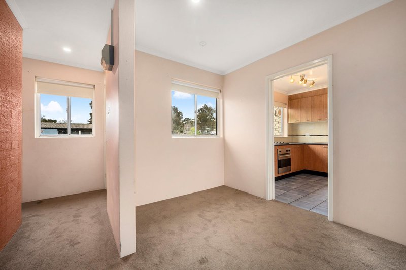 Photo - 5/58 Bennelong Crescent, Macquarie ACT 2614 - Image 3