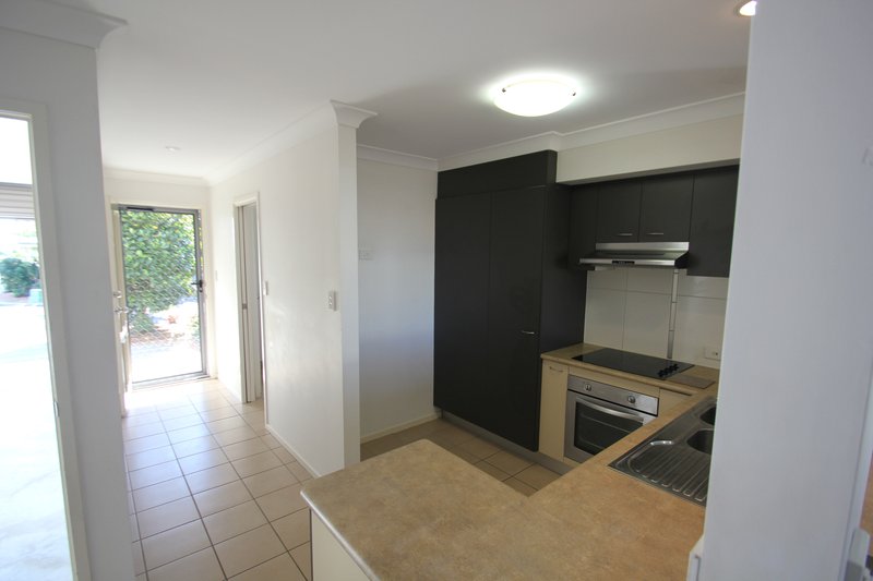 Photo - 5/6-32 University Drive, Meadowbrook QLD 4131 - Image 4