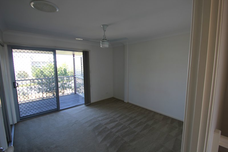 Photo - 5/6-32 University Drive, Meadowbrook QLD 4131 - Image 7