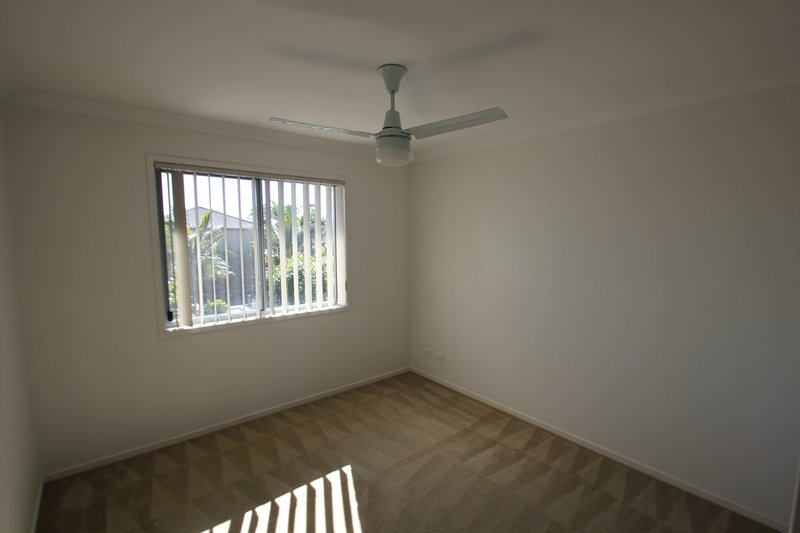 Photo - 5/6-32 University Drive, Meadowbrook QLD 4131 - Image 9