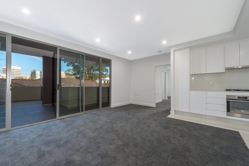 Photo - 5/6-8 Hercules Street, Wollongong NSW 2500 - Image 2
