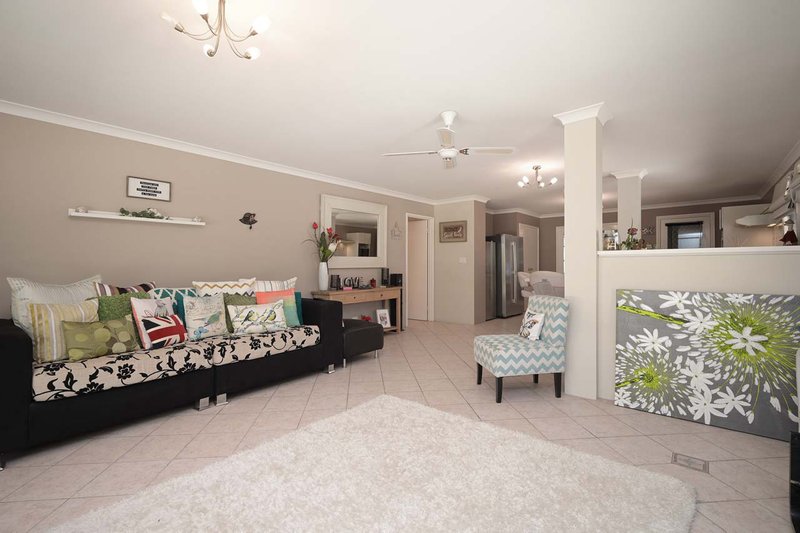 Photo - 56 Abbeville Circle, Mindarie WA 6030 - Image 21