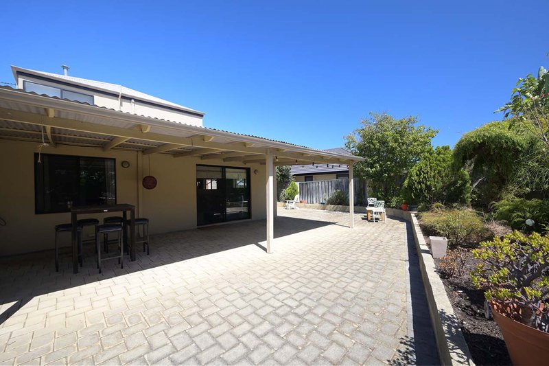 Photo - 56 Abbeville Circle, Mindarie WA 6030 - Image 32