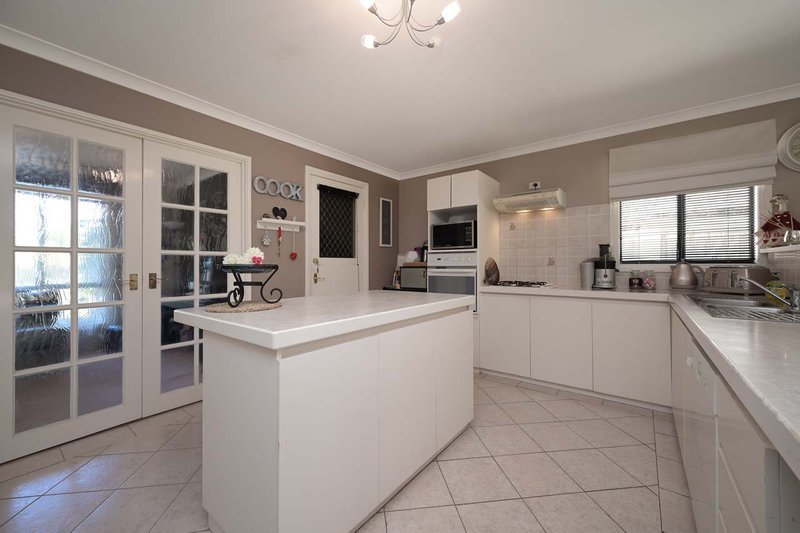 Photo - 56 Abbeville Circle, Mindarie WA 6030 - Image 14