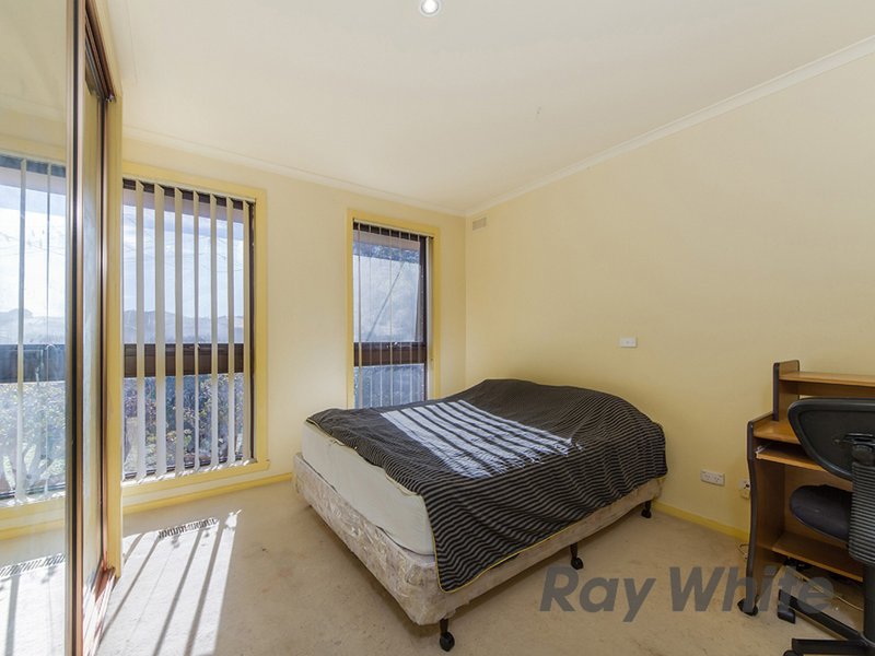 Photo - 56 Aldergate Crescent, Kings Park VIC 3021 - Image 5