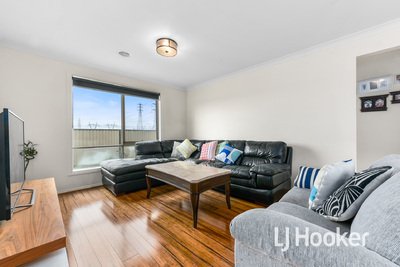 Photo - 56 Andretti Avenue, Lynbrook VIC 3975 - Image 3