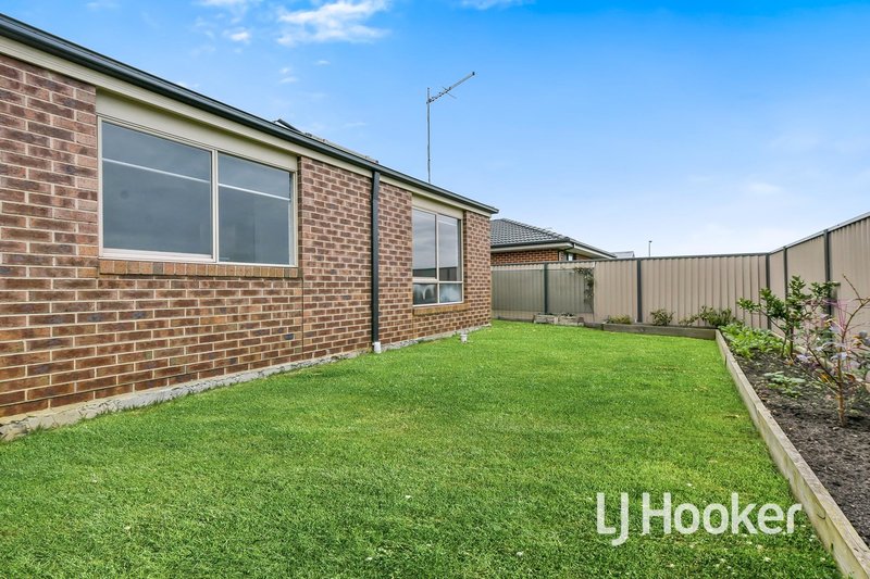 Photo - 56 Andretti Avenue, Lynbrook VIC 3975 - Image 16