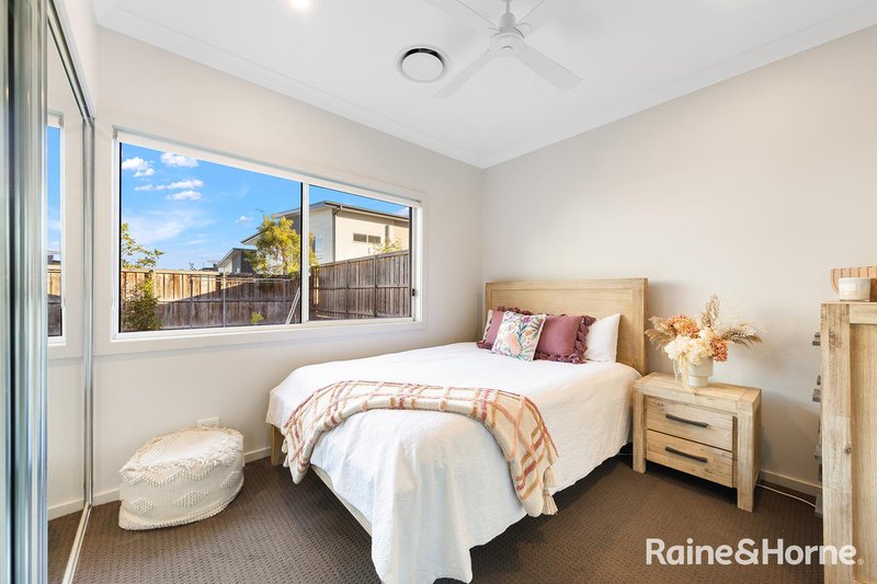 Photo - 56 Atlantic Boulevard, Glenfield NSW 2167 - Image 6