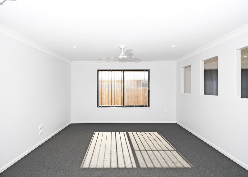 Photo - 56 Augustus Boulevard, Urraween QLD 4655 - Image 11