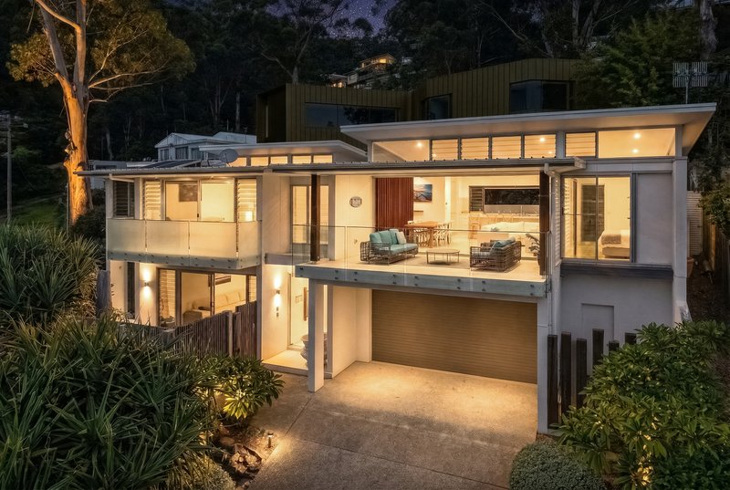Photo - 56 Avoca Drive, Avoca Beach NSW 2251 - Image 2