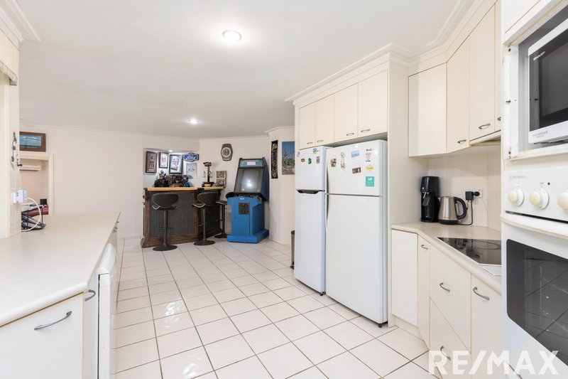 Photo - 56 Bowerbird Avenue, Eli Waters QLD 4655 - Image 6