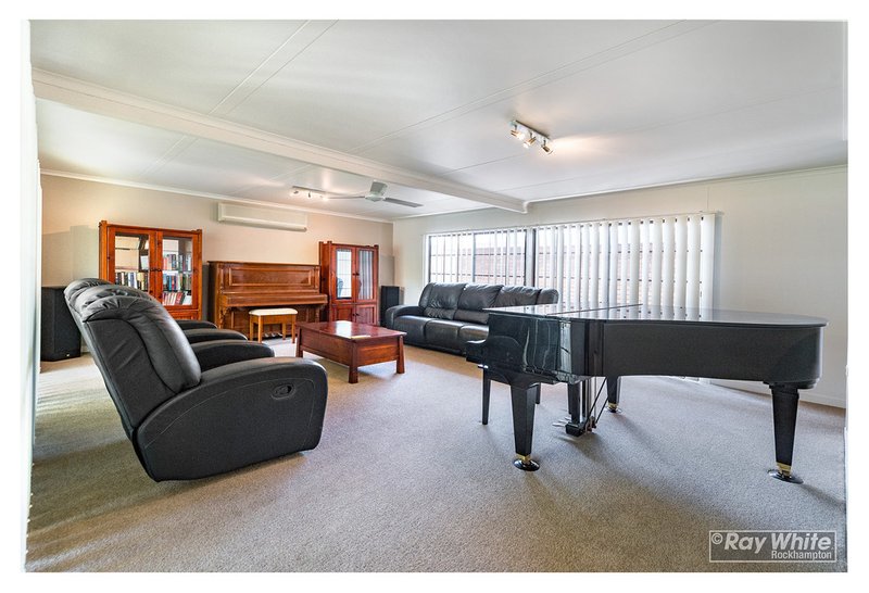 Photo - 56 Buzacott Street, Park Avenue QLD 4701 - Image 14