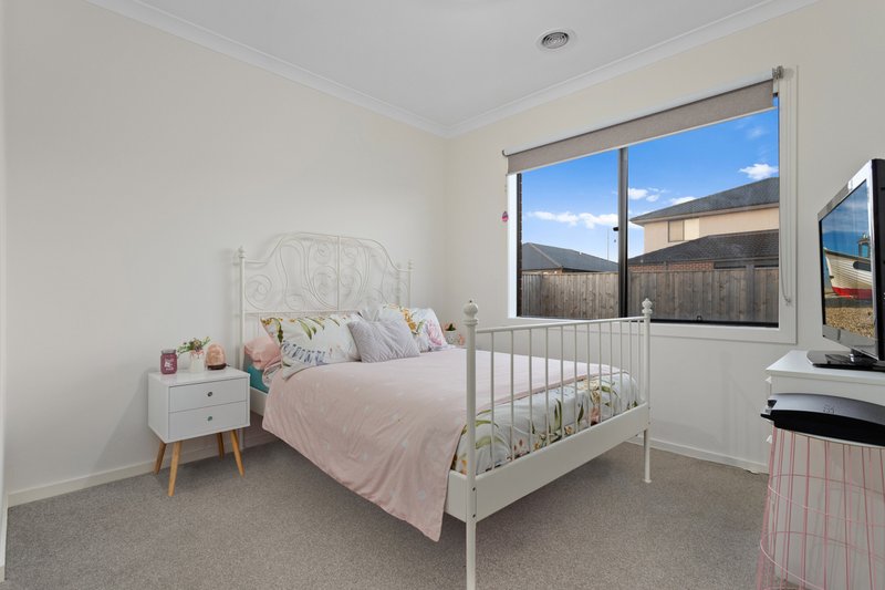 Photo - 56 Cascade Drive, Beveridge VIC 3753 - Image 12